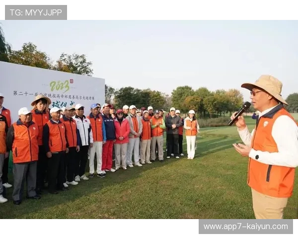 布克举办高尔夫慈善赛为亚利桑那筹集公益资金 布克举办高尔夫慈善赛为亚利桑那筹集公益资金