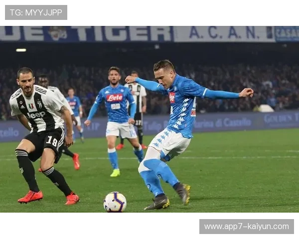 法兰克福1-1那不勒斯，德甲意甲中游球队欧冠缠斗